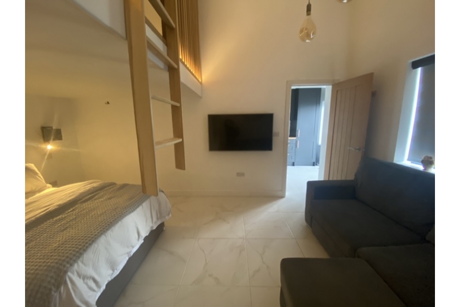 Annexe Bedroom/Mezzanine/Living Room